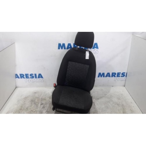 Opel - Combo - Stoel links